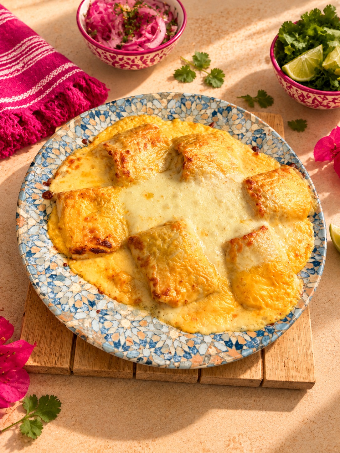 Enchiladas gratinadas con queso fundido